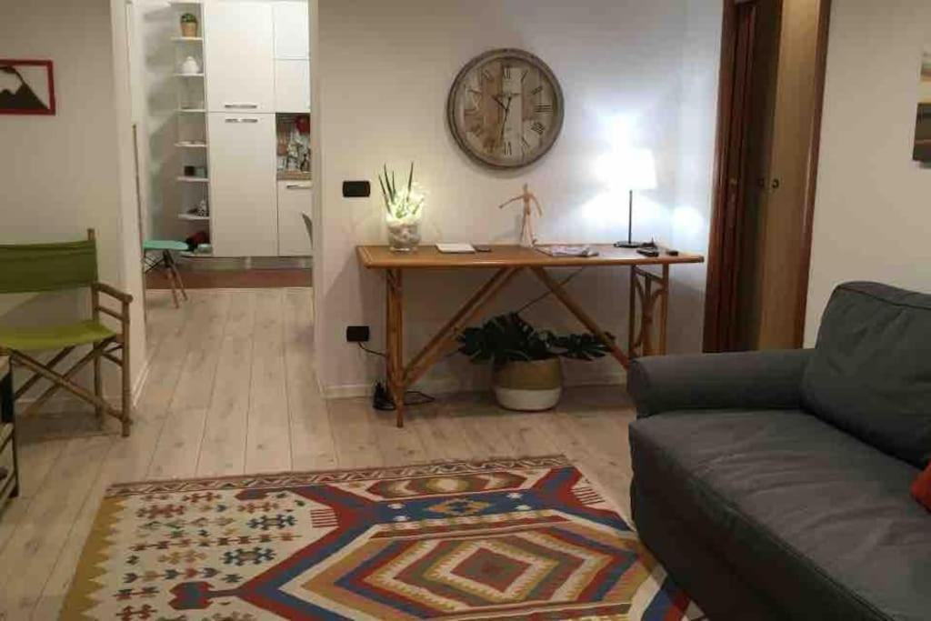 Ferienwohnung Casa Via Toledo. Centralissima E Vicina Al Porto Neapel Exterior foto