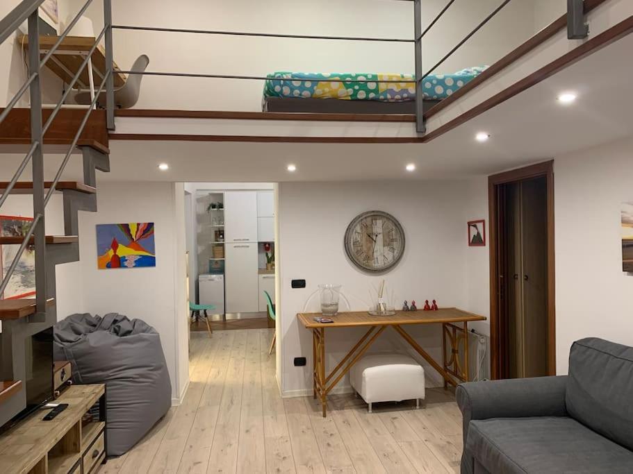 Ferienwohnung Casa Via Toledo. Centralissima E Vicina Al Porto Neapel Exterior foto