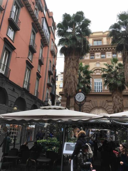 Ferienwohnung Casa Via Toledo. Centralissima E Vicina Al Porto Neapel Exterior foto